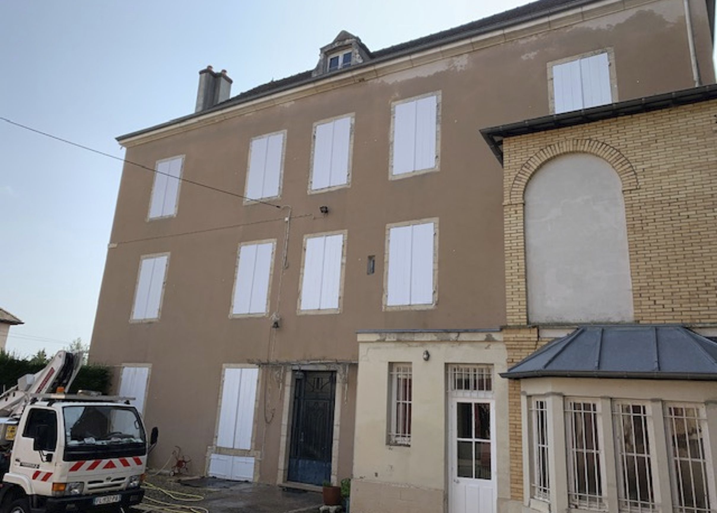 Ravalement peinture façade spécialisé à Beaune secteur 21200